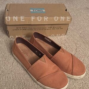 Toms Avalon size 11